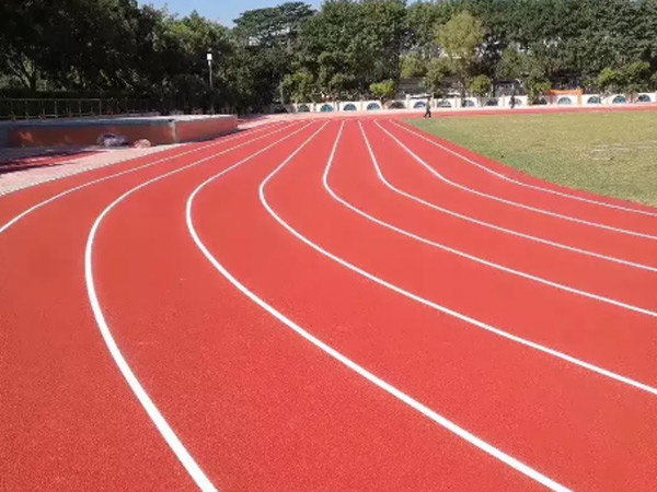 透气型跑道10